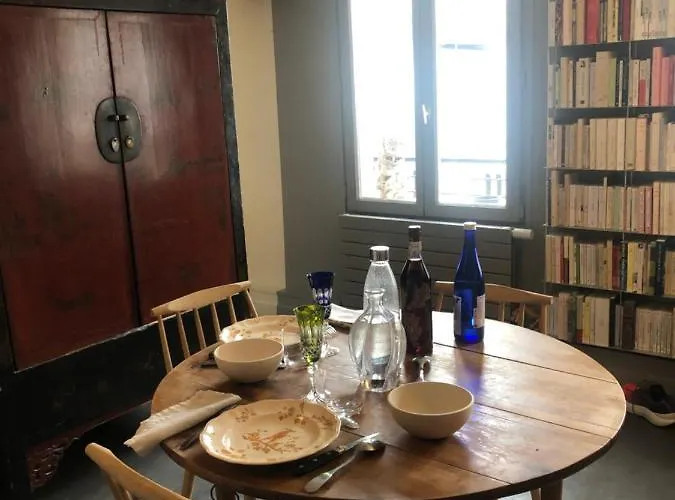 Appartement Charming On Floor In Marais -5p Paris