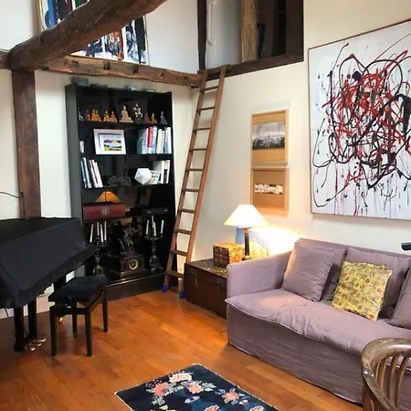 Charming On Floor In Marais -5p *